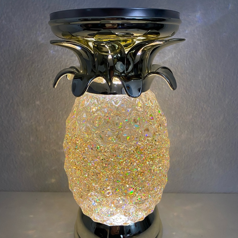 BNWT! BATH & BODY WORKS light up pineapple gold glitter 3 wick candle holder